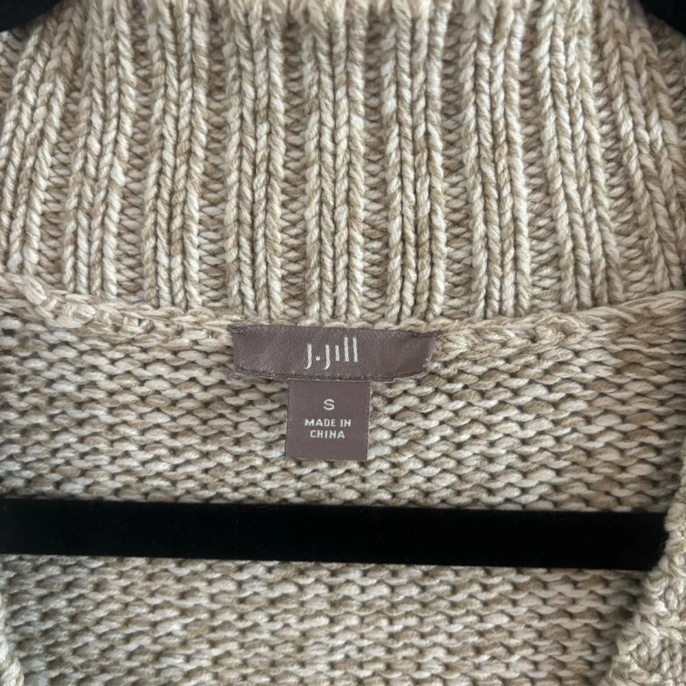 J.Jill Marled Knit Beige Tan Cardigan Sweater Size S  Artsy Mixed Size Buttons